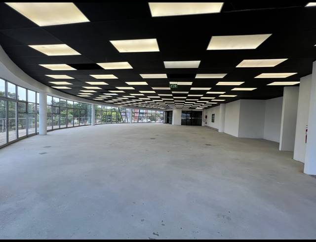 915M² WAREHOUSE TO LET IN LASER PARK
